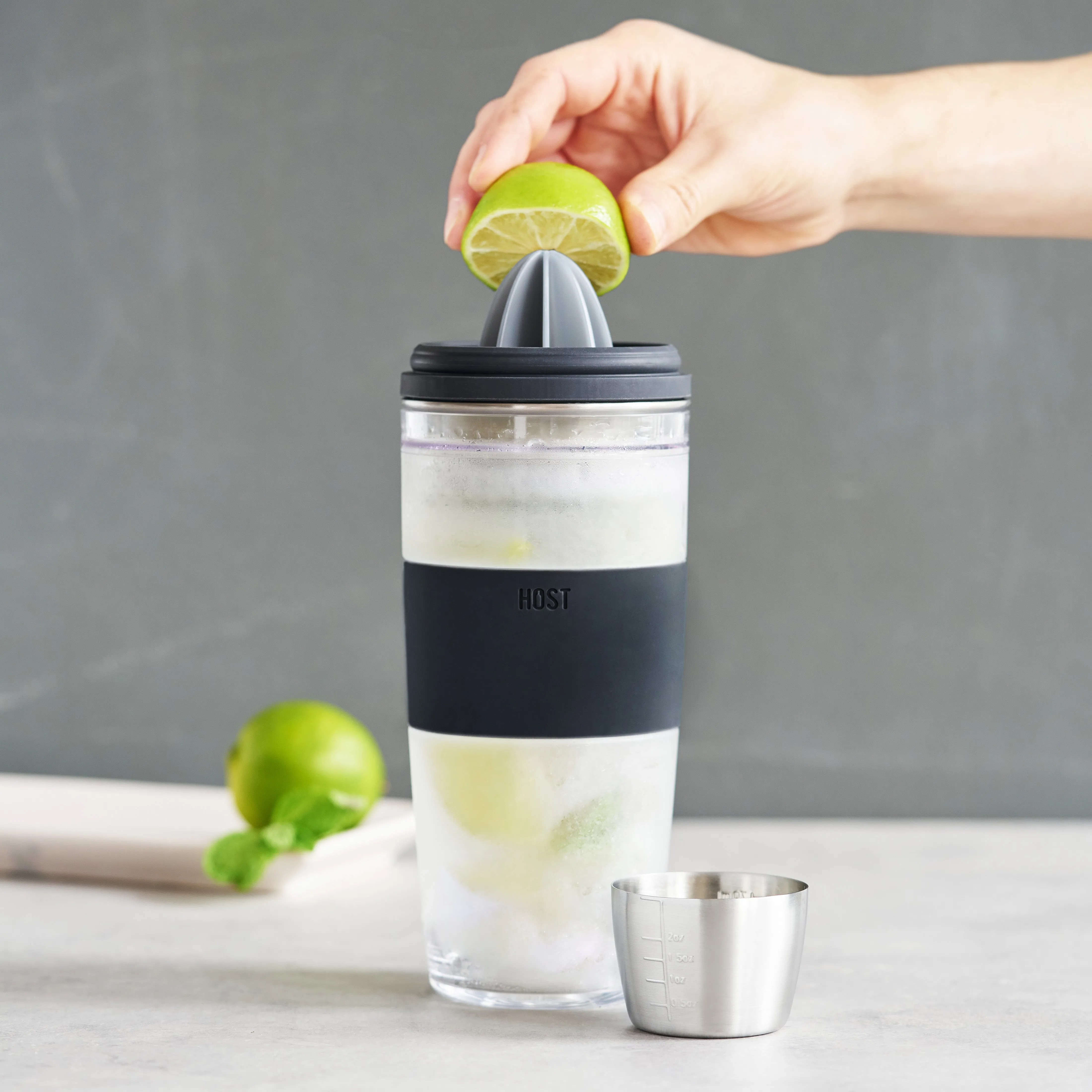 Cocktail Shaker FREEZE™ in Black